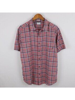 Columbia Men's Medium Red Blue Cotton Plaid Casual Short Sleeve Button Up Shirt